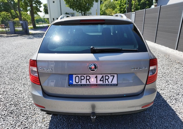 Skoda Superb cena 45900 przebieg: 207553, rok produkcji 2014 z Czerwieńsk małe 436